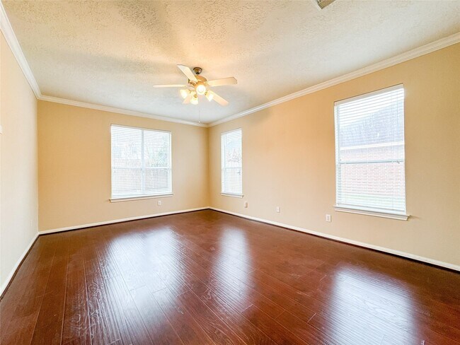 Building Photo - 4806 Lakefront Terrace Ct