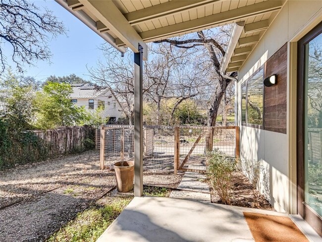 Building Photo - 610 Highland Ave