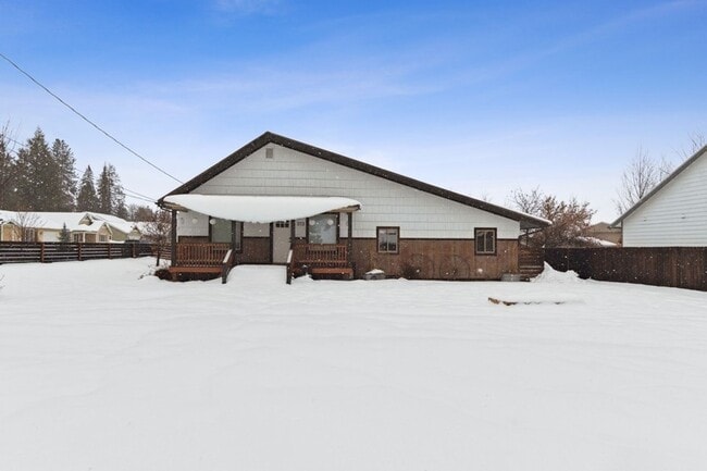 Building Photo - Beautiful Air Home Whitefish