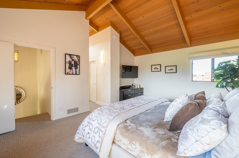 Building Photo - 7026 Valley Greens Cir