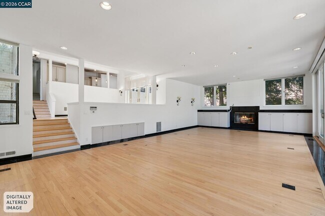 Building Photo - 660 La Casa Via