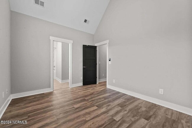 Building Photo - 249 Springwood Way
