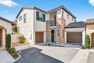 Building Photo - 45079 Via Vela Via