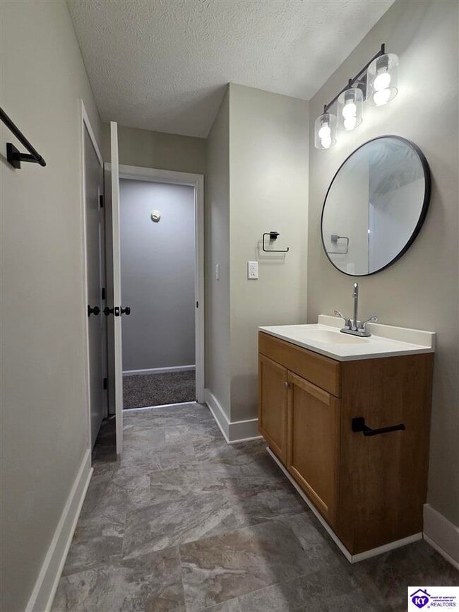 Building Photo - 526 Rose Creek Dr