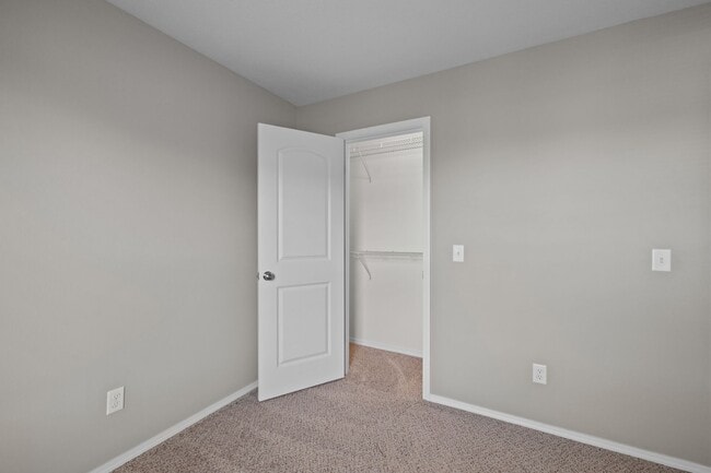 Building Photo - 5468 Yew St W