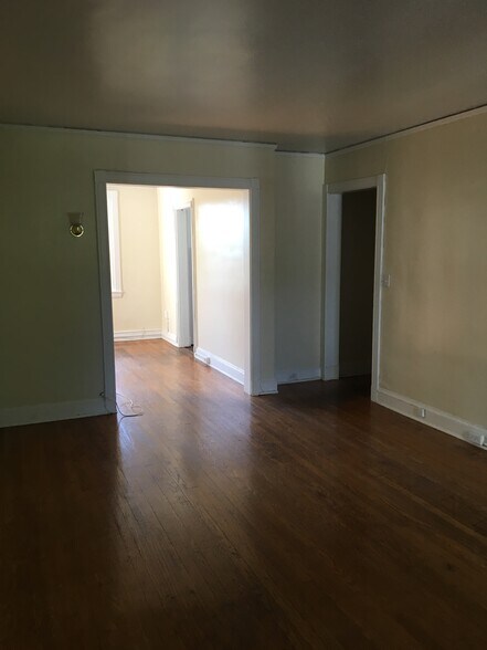 Building Photo - 4135 Roland Ave