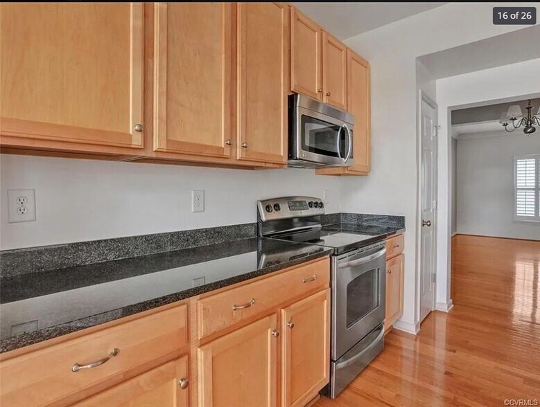 Building Photo - 910 Wellston Ct