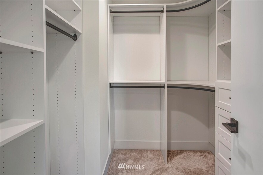 2 door large closet - 2210 12th Ave W