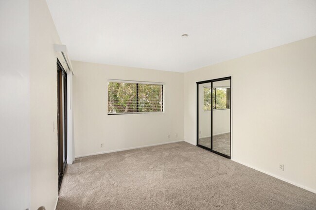 Building Photo - 406 Arenoso Ln