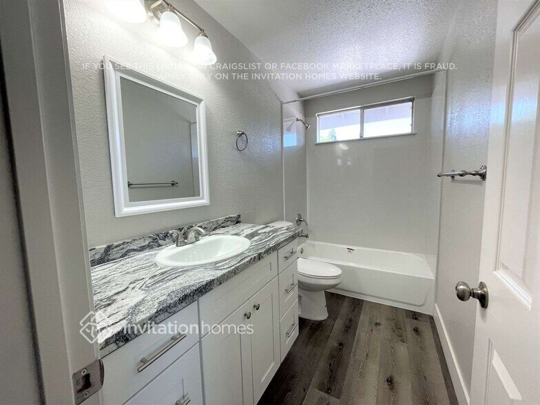 Building Photo - 621 Hovey Way