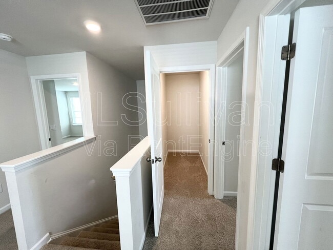 Building Photo - 2932 Egert Dr
