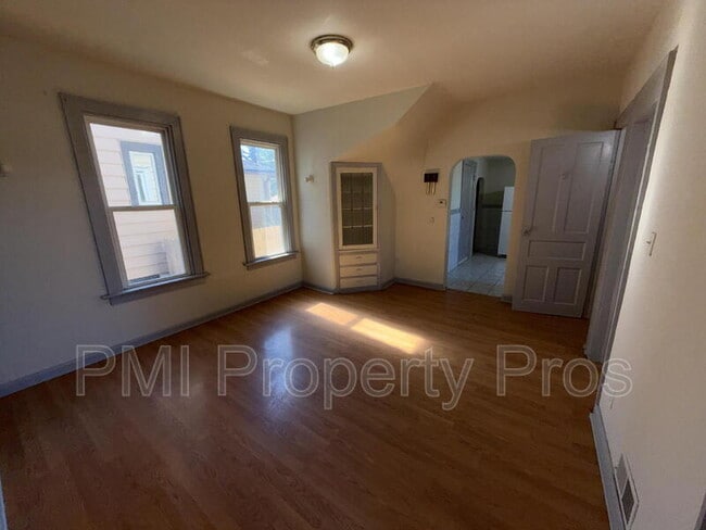 Building Photo - 3057 N Holton St