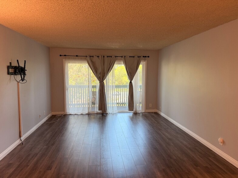 Building Photo - 576 N Bellflower Blvd