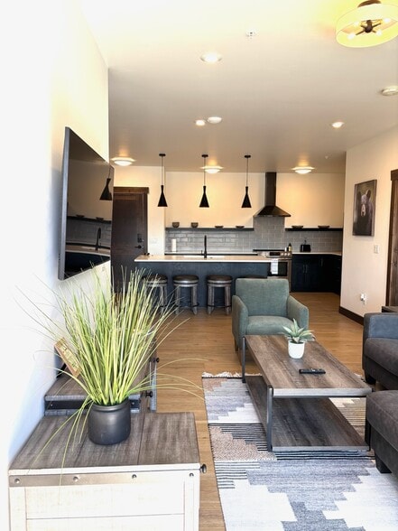 Building Photo - 510 Nucleus Ave
