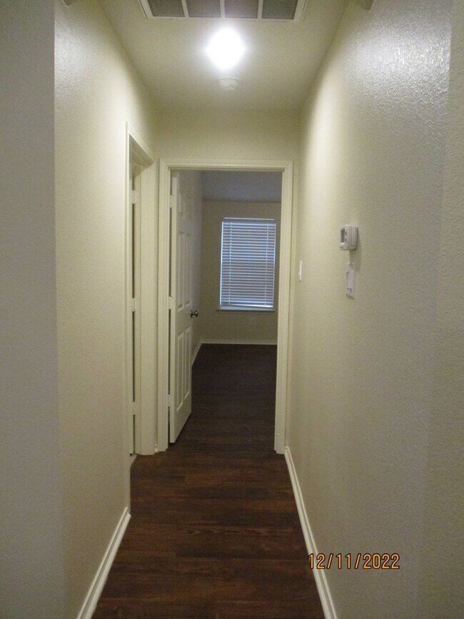 Building Photo - 5144 Waterview Ct