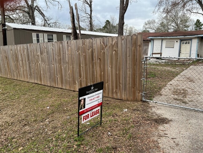 Building Photo - 25083 Billy Lee Dr