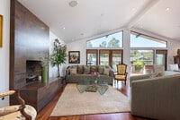 Building Photo - 7 treetop Ln