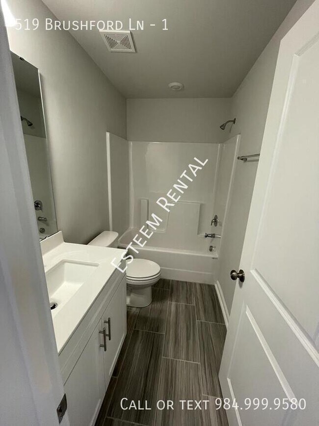 Building Photo - 519 Brushford Ln