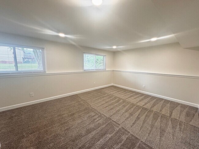Building Photo - 317 Hadleigh Rd
