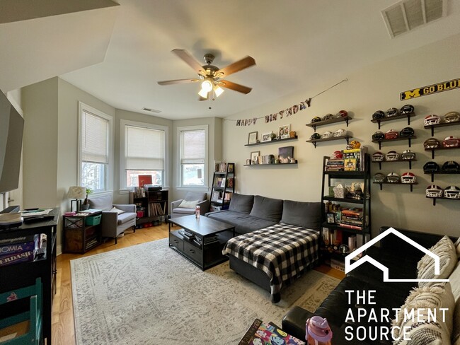 Building Photo - 3611 W Wolfram St
