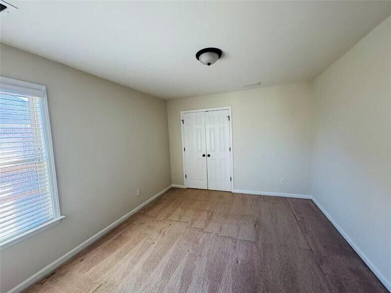 Building Photo - 2450 Northmont Pkwy