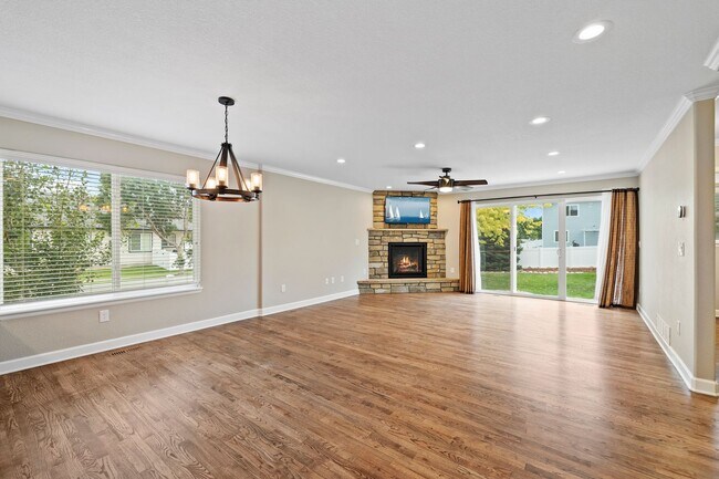 Building Photo - 5 Bed 3.5 Bath Home in Maple Hills Available Now!!