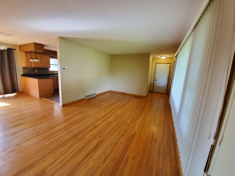 Living Room - 1913 3rd Ave NE