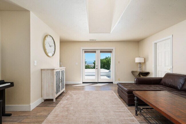 Building Photo - 14215 Killarney Dr