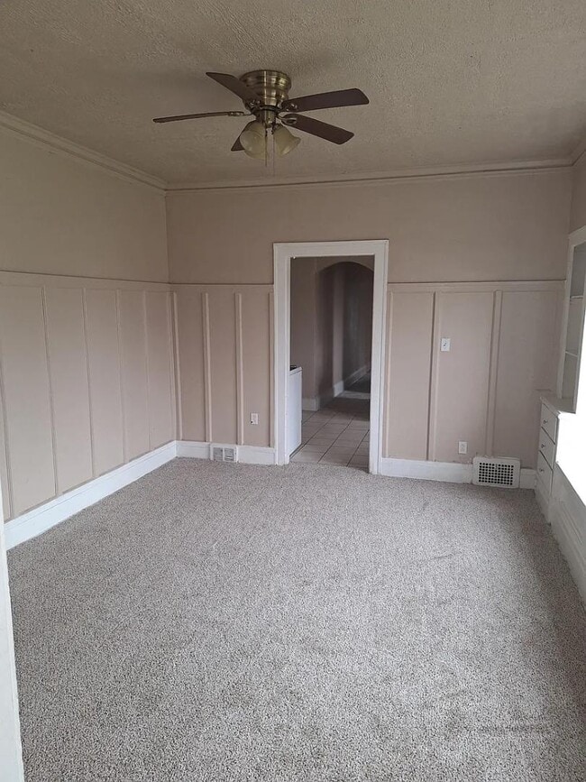 Primary Photo - 3438 E 140th St