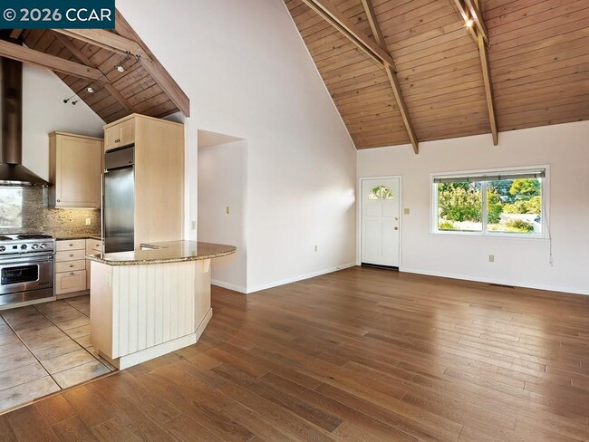 Building Photo - 99 Longridge Rd