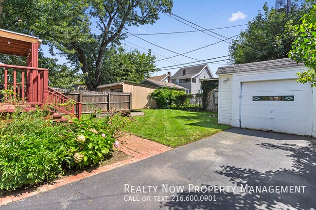 Building Photo - 3276 Tullamore Rd