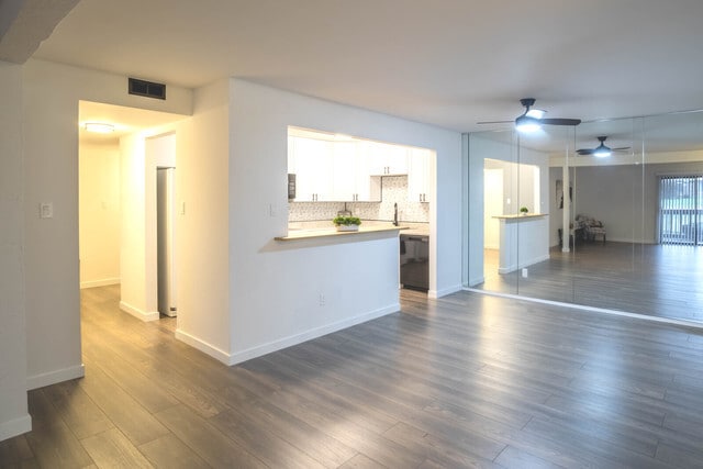 Building Photo - 800 Brook Dr