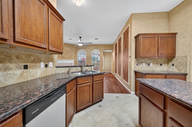 Building Photo - 307 Roans Prairie Ln