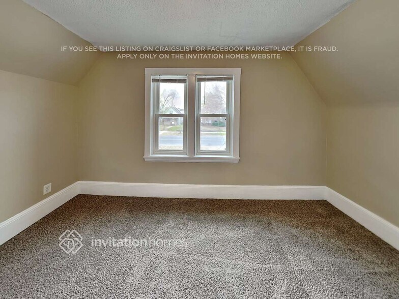 Building Photo - 4511 Snelling Ave