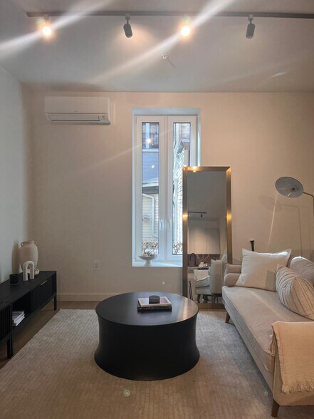 Building Photo - 329 Pacific Ave