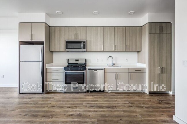 Building Photo - 532 Union St