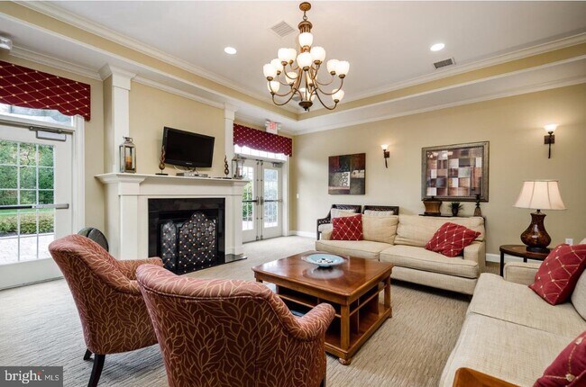 Building Photo - 921 Timberlake Dr