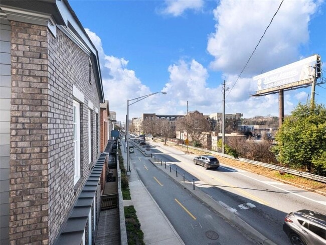 Building Photo - 378 Bill Kennedy Wy SE