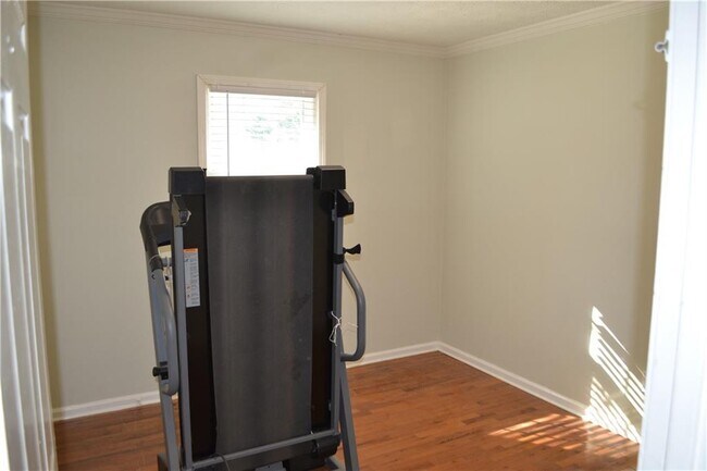 Building Photo - 555 Lee Byrd Rd