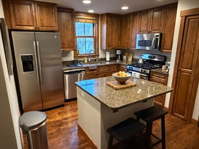 Building Photo - Fabulous Furnished Monterra 2 bd Condo