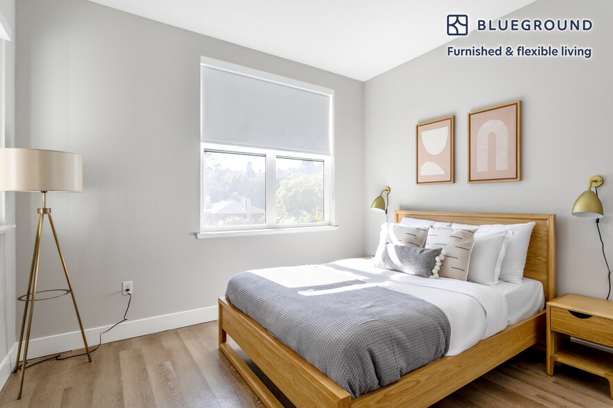 Building Photo - 333 El Camino Real