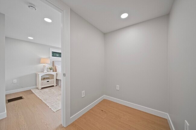 Building Photo - 58 Breezy Hill Terrace