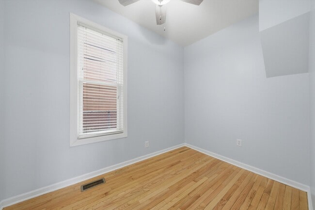 Building Photo - 2125 W 18th Pl