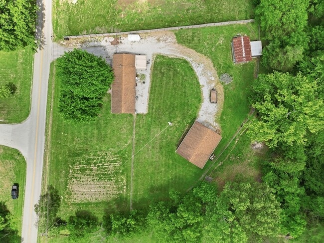 Building Photo - 616 Red Lick Rd