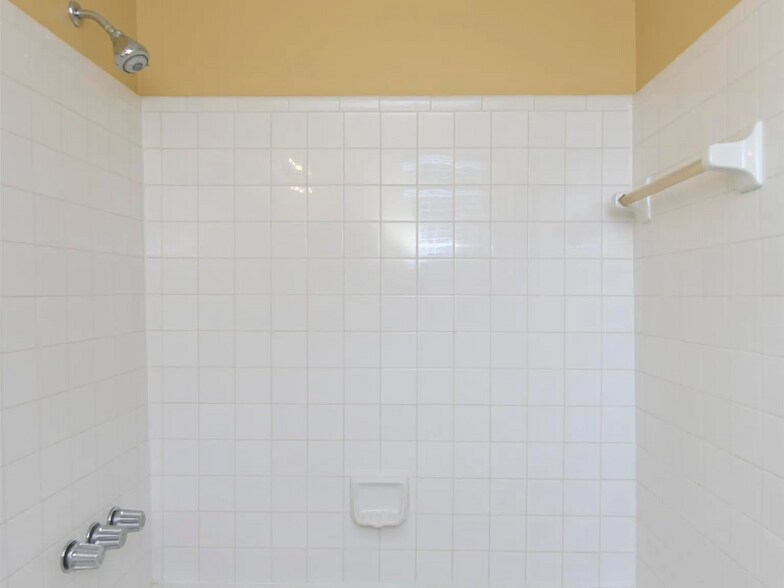 Building Photo - 107 Westpointe Ct