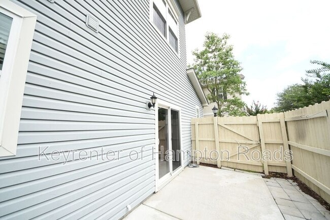 Building Photo - 1407 Rollesby Way