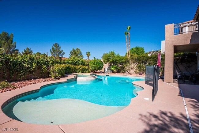 Building Photo - 1813 Country Meadows Dr