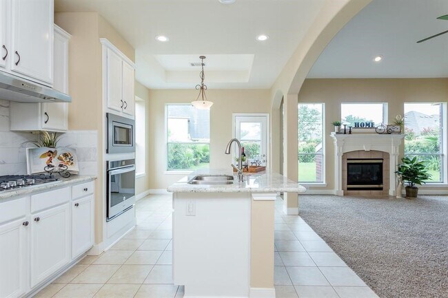 Building Photo - 5918 Union Springs