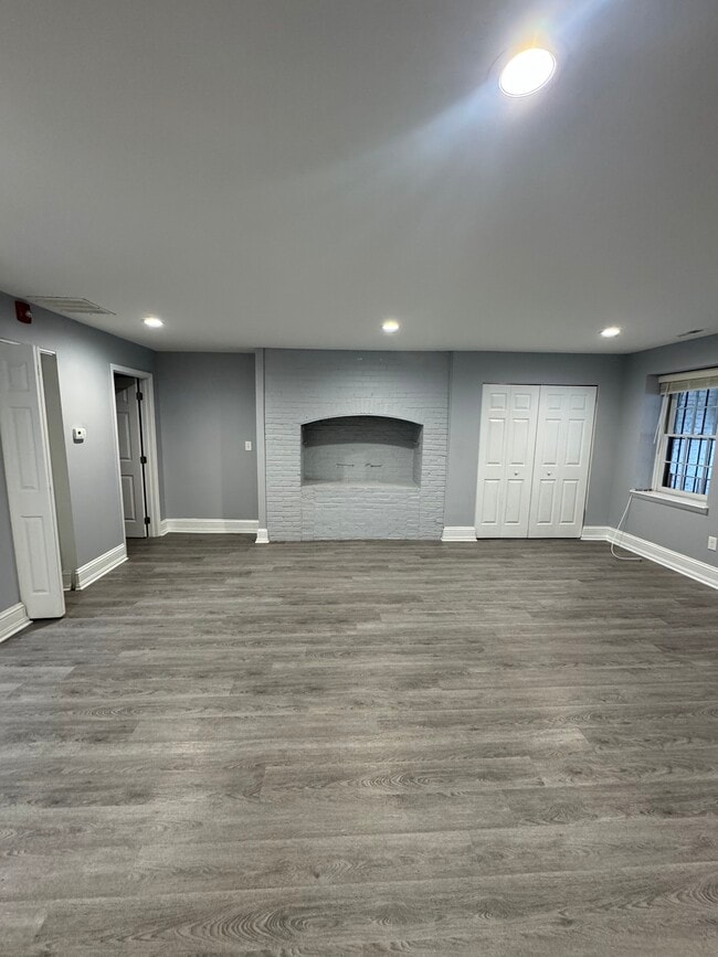 T3 - 10-16 E Chase St