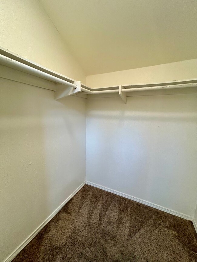 Building Photo - 1 Bed, 1 Bath Loft Condo in La Mesa!